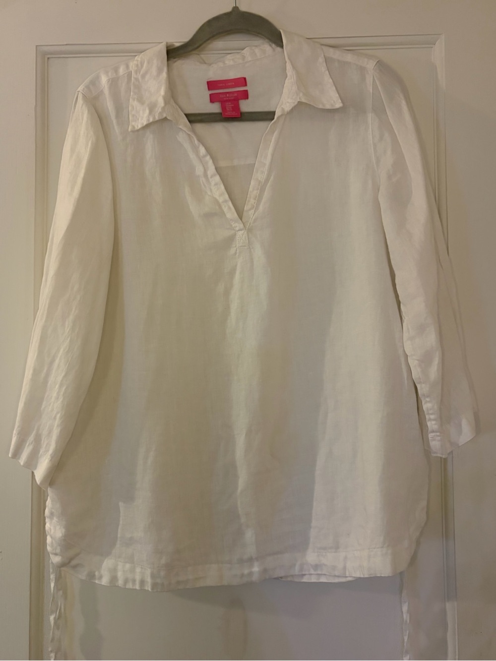 Isaac Mizrahi White Collared V-Neck Tunic
